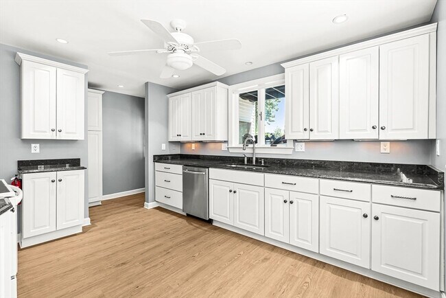 Primary Photo - 29 Fenwick St