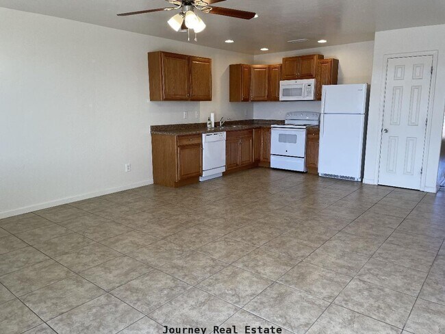 Building Photo - 4469 N Miner Rd