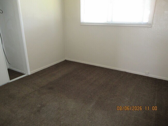 Building Photo - 437 Oasis Dr
