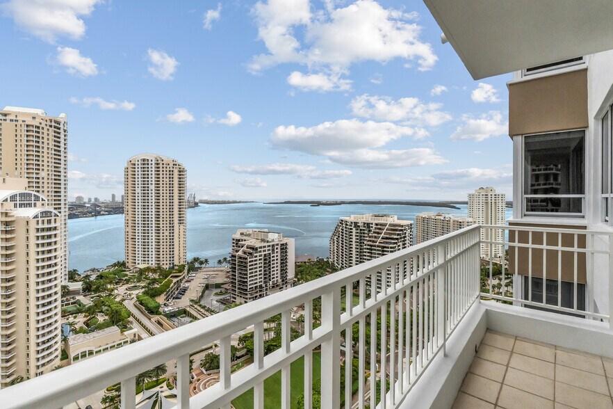 Building Photo - 801 Brickell Key Blvd