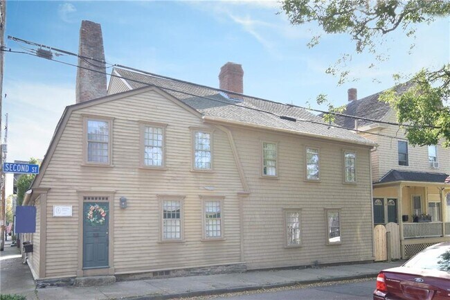 Building Photo - 35 2nd St