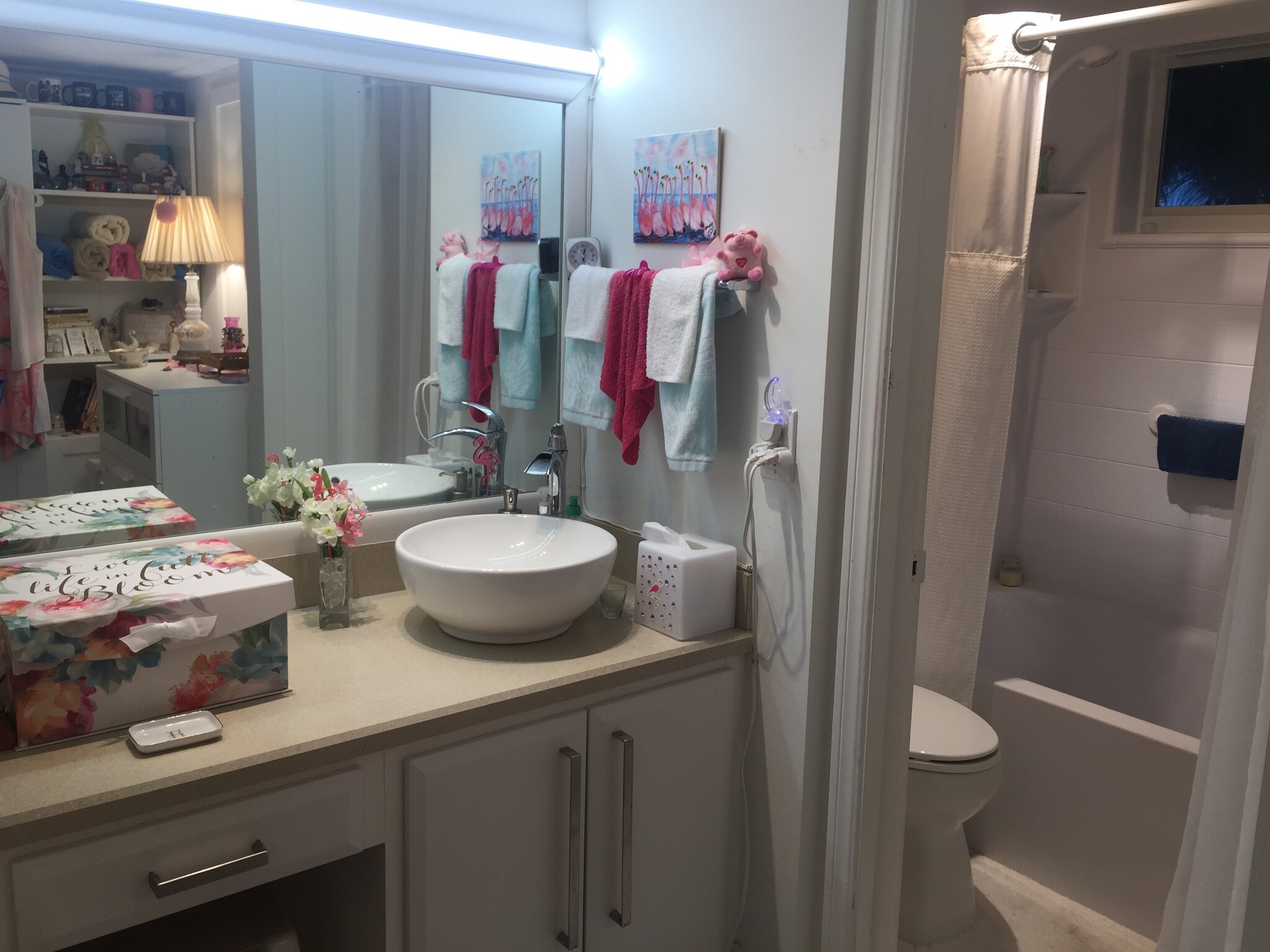 Bathroom w soaker tub - 3851 N Ocean Blvd