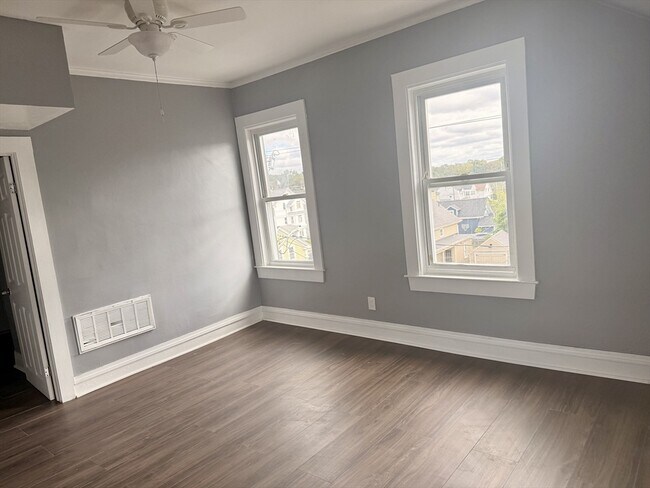 Building Photo - 270 Stetson St
