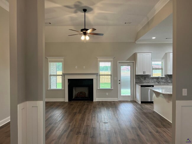 Building Photo - 306 Falls Drive