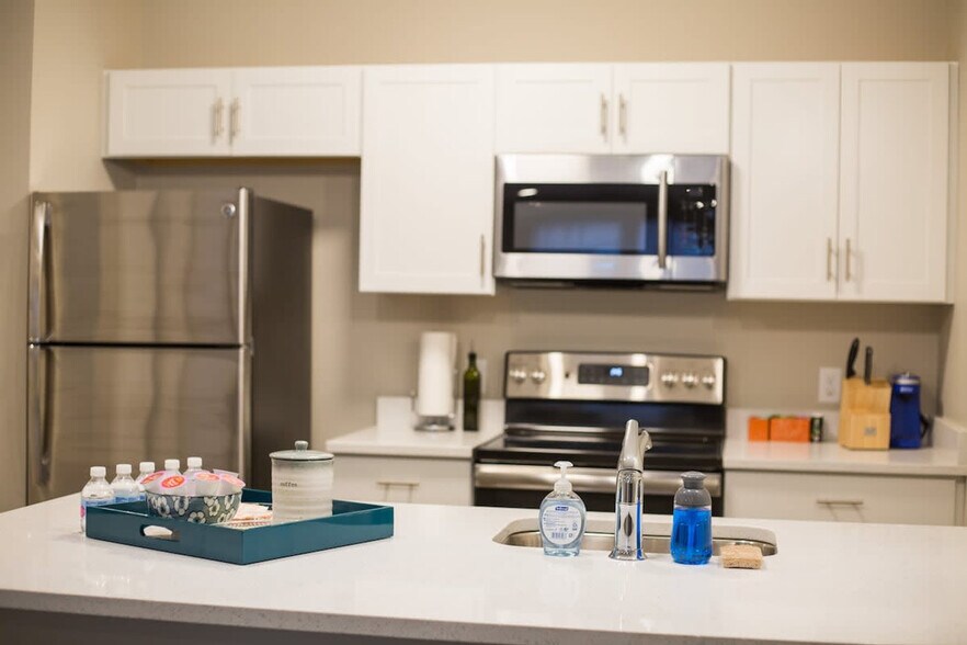 Building Photo - 140 Pearl St