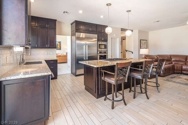 Building Photo - 8856 Rainbow Ridge Dr