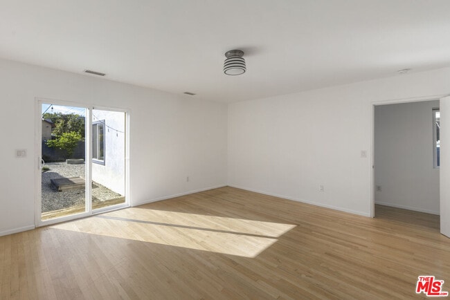 Building Photo - 5712 Buchanan St