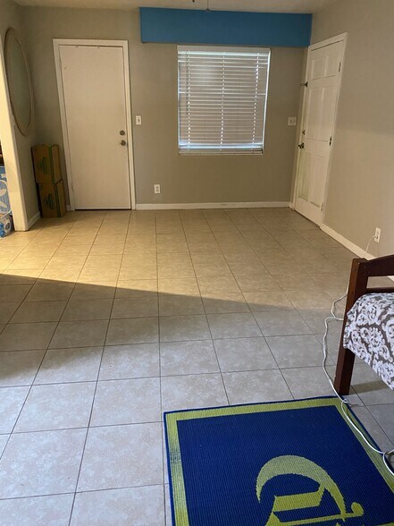 Building Photo - 3909 Ocean View Dr