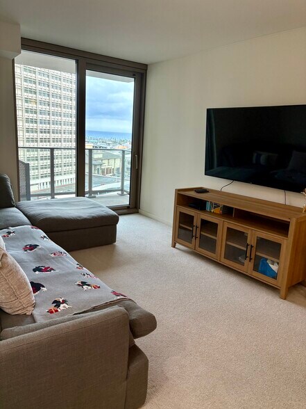 Building Photo - 1388 Kapiolani Blvd