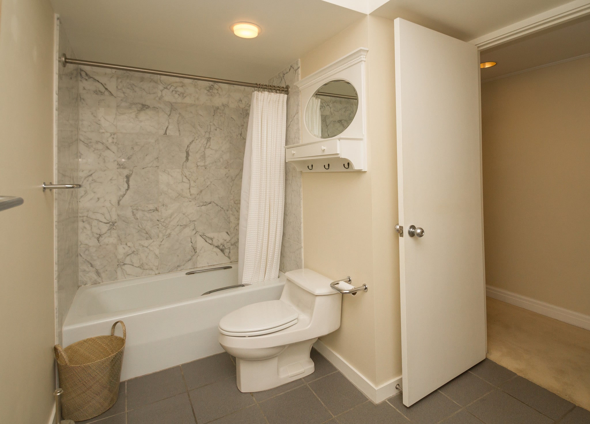 Guest Bathroom - 1330 Ala Moana Blvd