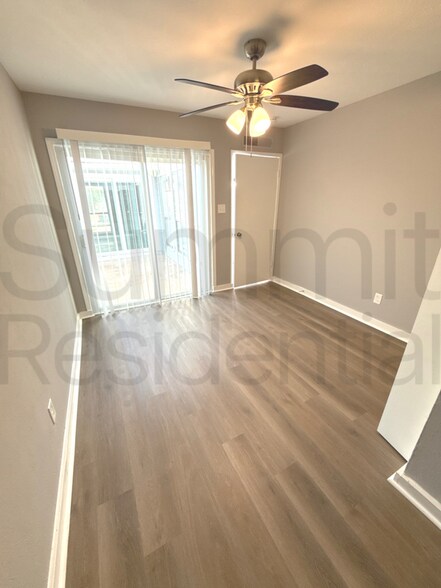 Building Photo - 6078 Dooley Dr