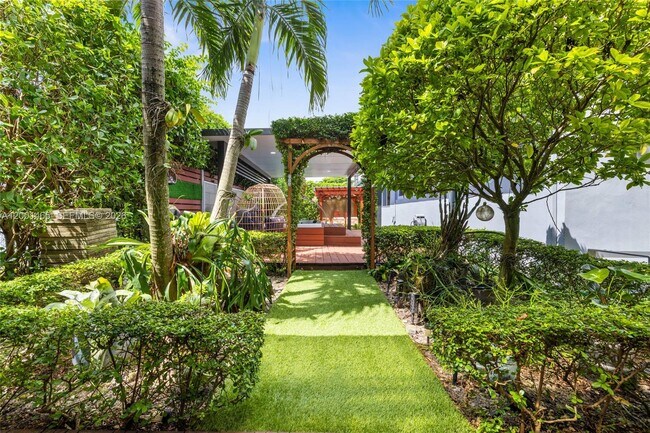 Building Photo - 2121 Red Rd