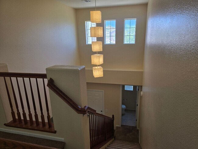 Building Photo - 9160 Column Ct