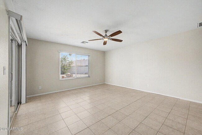 Building Photo - 907 N 85th Pl