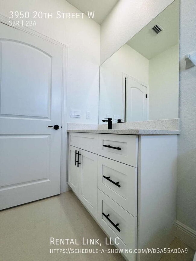 Building Photo - 3950 20th St W