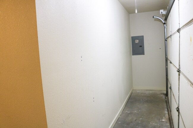 Building Photo - 1205 Spring St