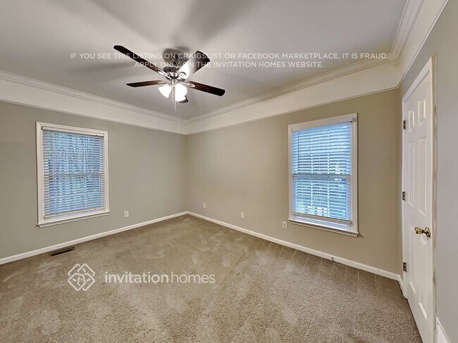 Building Photo - 1911 Ascot Terrace NW