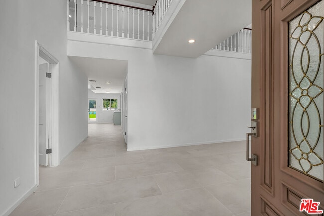 Building Photo - 17606 Camino De Yatasto