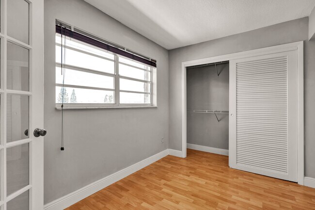 Building Photo - 1345 West Ave