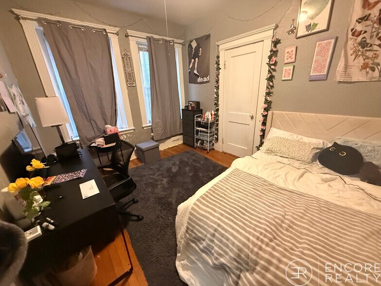 Building Photo - 10 Aberdeen St