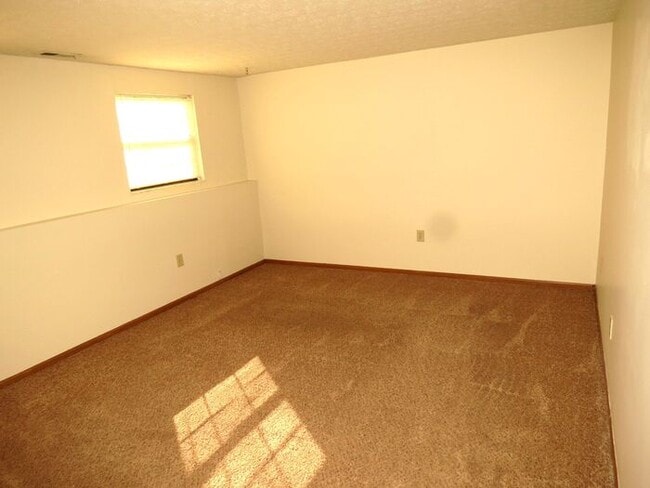 Building Photo - 2129 Brett Ct