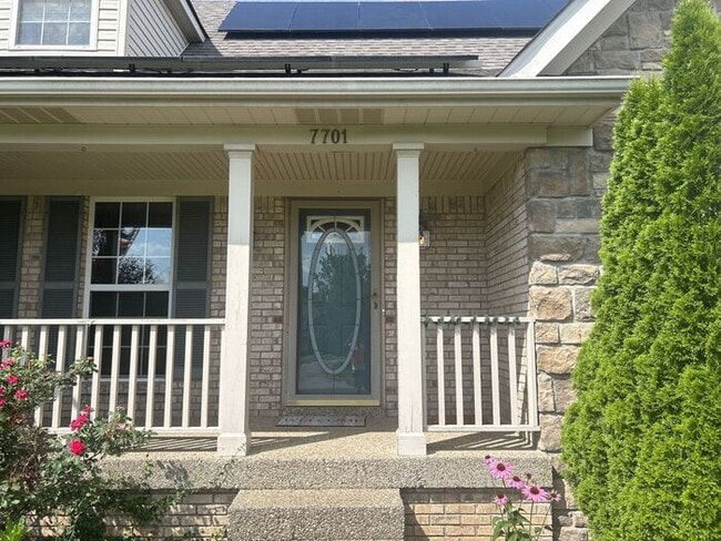 Building Photo - Welcome to 4 Bedroom and 3.5 Bath Home In ...