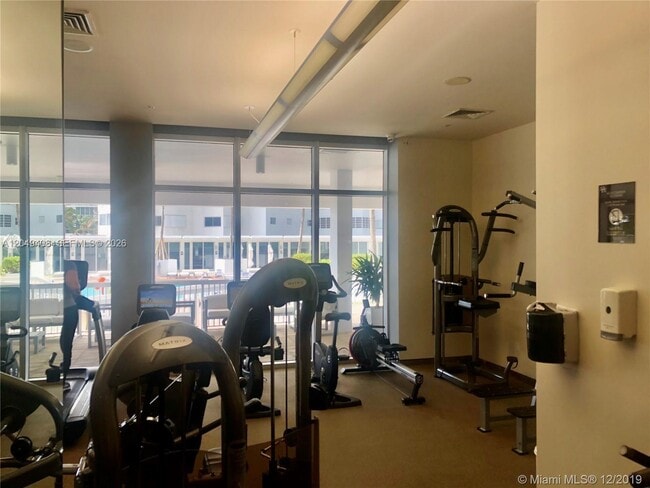 Building Photo - 10275 Collins Ave