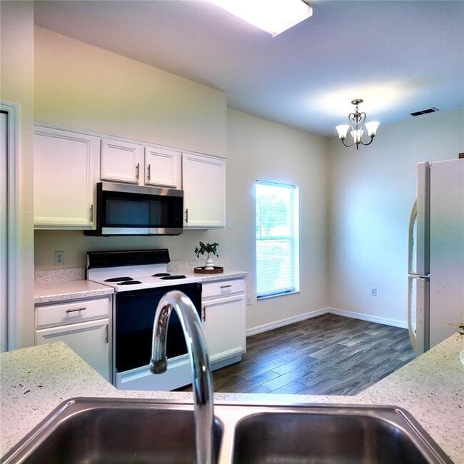 Building Photo - 946 Berwick Dr
