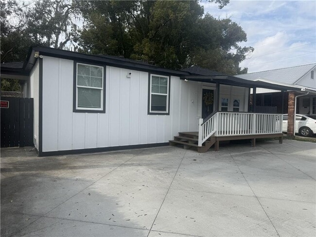 Building Photo - 1625 Wilson Ave