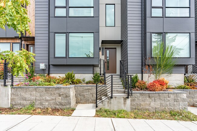 Building Photo - 8326 C 16TH AVE NW 98117