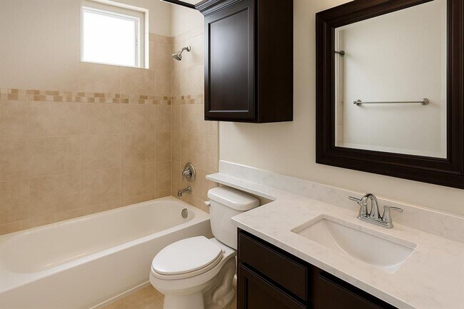 Building Photo - Two Units, One building, 8 Bedrooms 6 Baths!