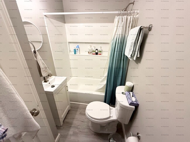 Building Photo - Beautiful 3 Bedroom / 3 bathroom Home Ready May 7th