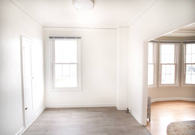 Building Photo - 1635 Gough St