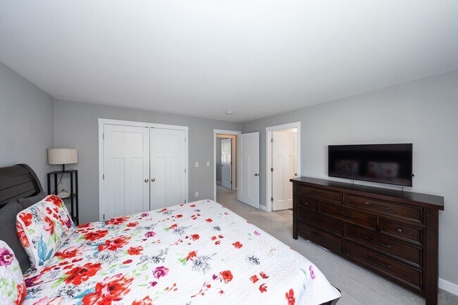 Building Photo - 18 Craftsman Ct