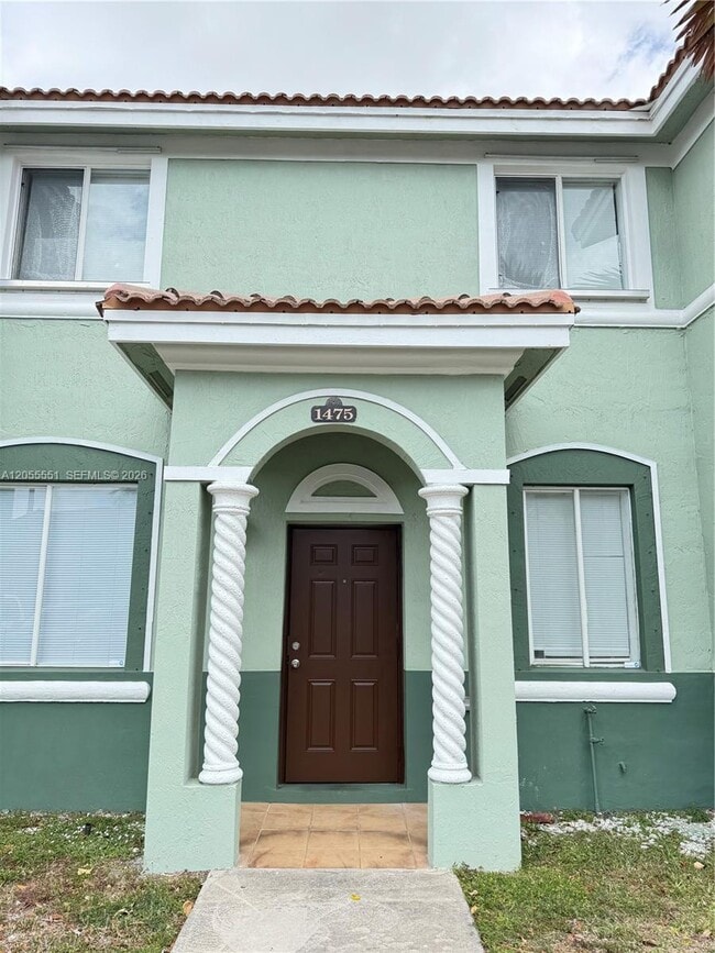 Building Photo - 1475 SE 24th Ct
