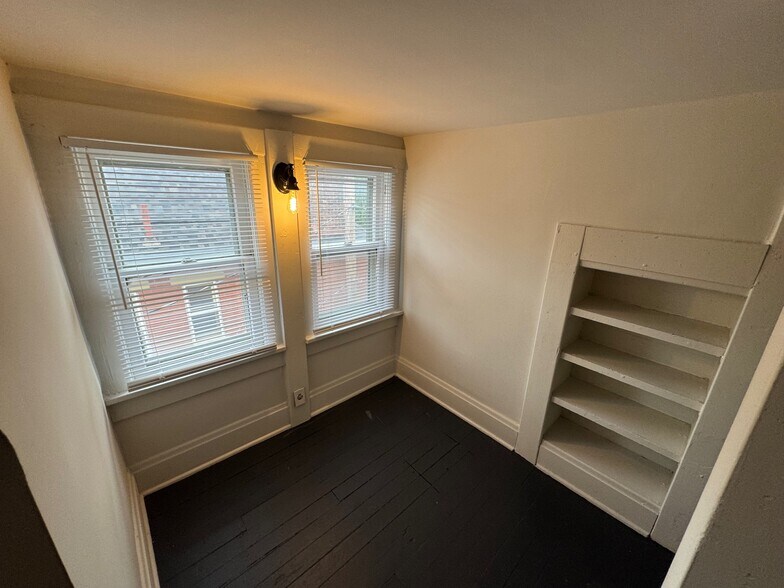 3rd floor - 1212 Dennison Ave