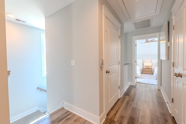 Building Photo - 52 Sandcastle Ct