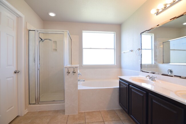 Building Photo - 2200 Riley Dr