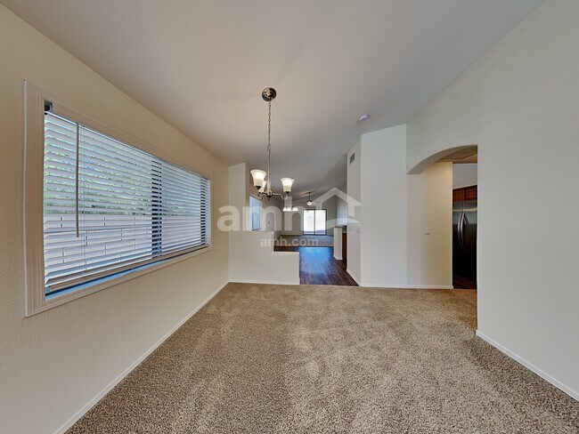 Building Photo - 7856 S Splinter Way