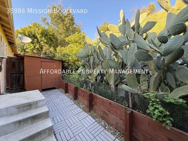 Building Photo - 35986 Mission Blvd