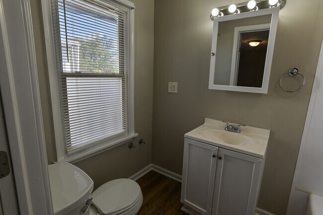 Building Photo - 142 S 29th St