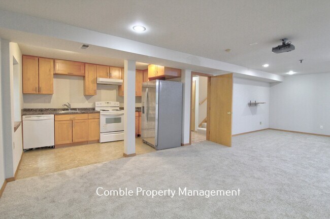 Building Photo - 23228 NE 21st Pl