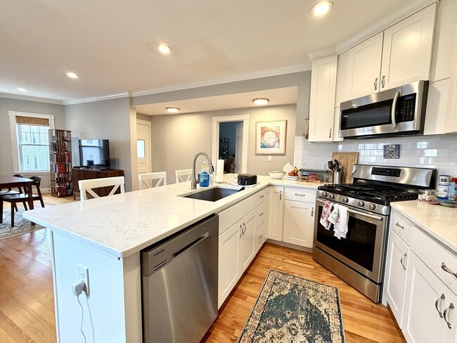 Building Photo - 37 Moseley St