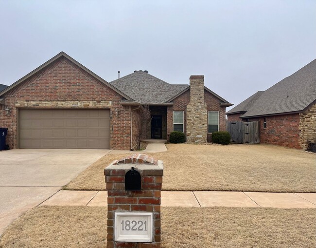 Primary Photo - Great 3 Bed 2 Bath In West Edmond