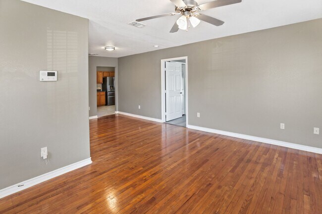 Building Photo - 939 John Page Dr