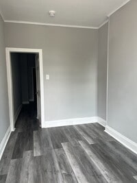 Building Photo - 324 E 11th St