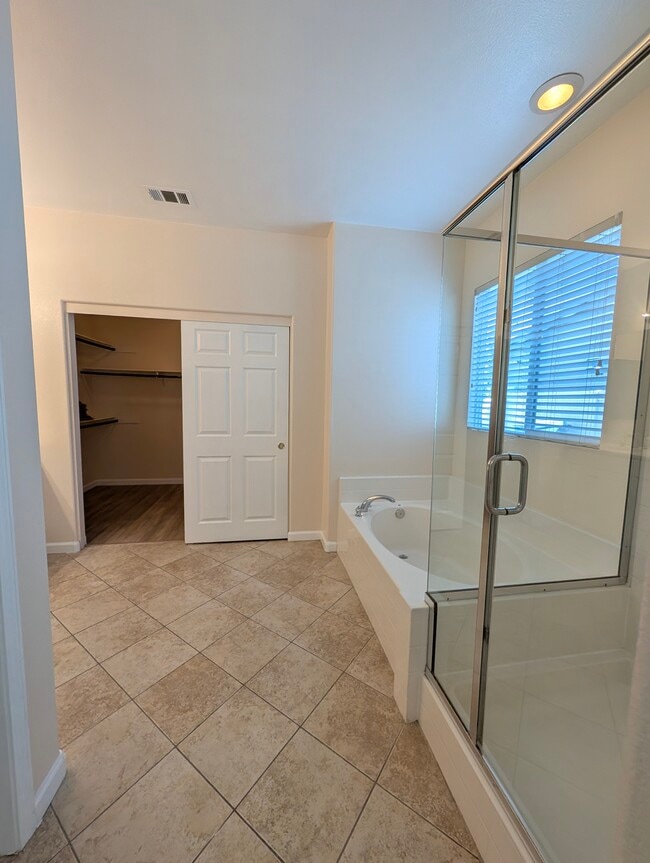 Building Photo - 1468 Burns Ln