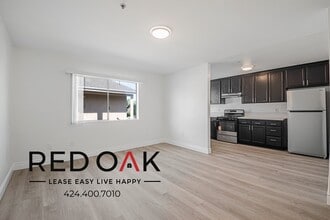 Building Photo - 6853 Agnes Ave