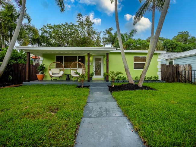 Building Photo - 418 N Palmway