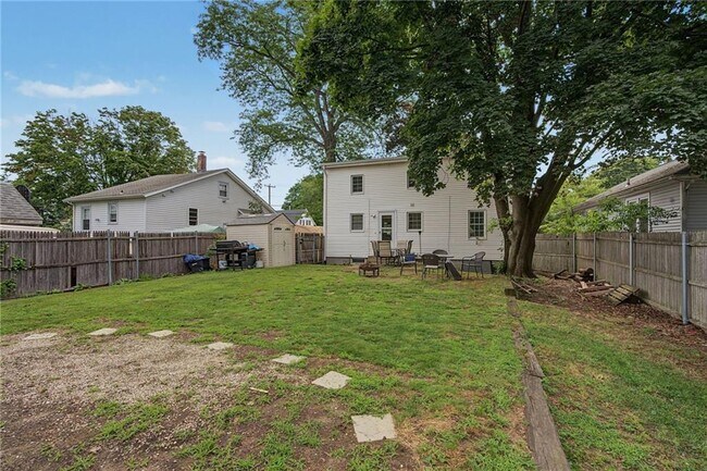Building Photo - 1349 W Shore Rd